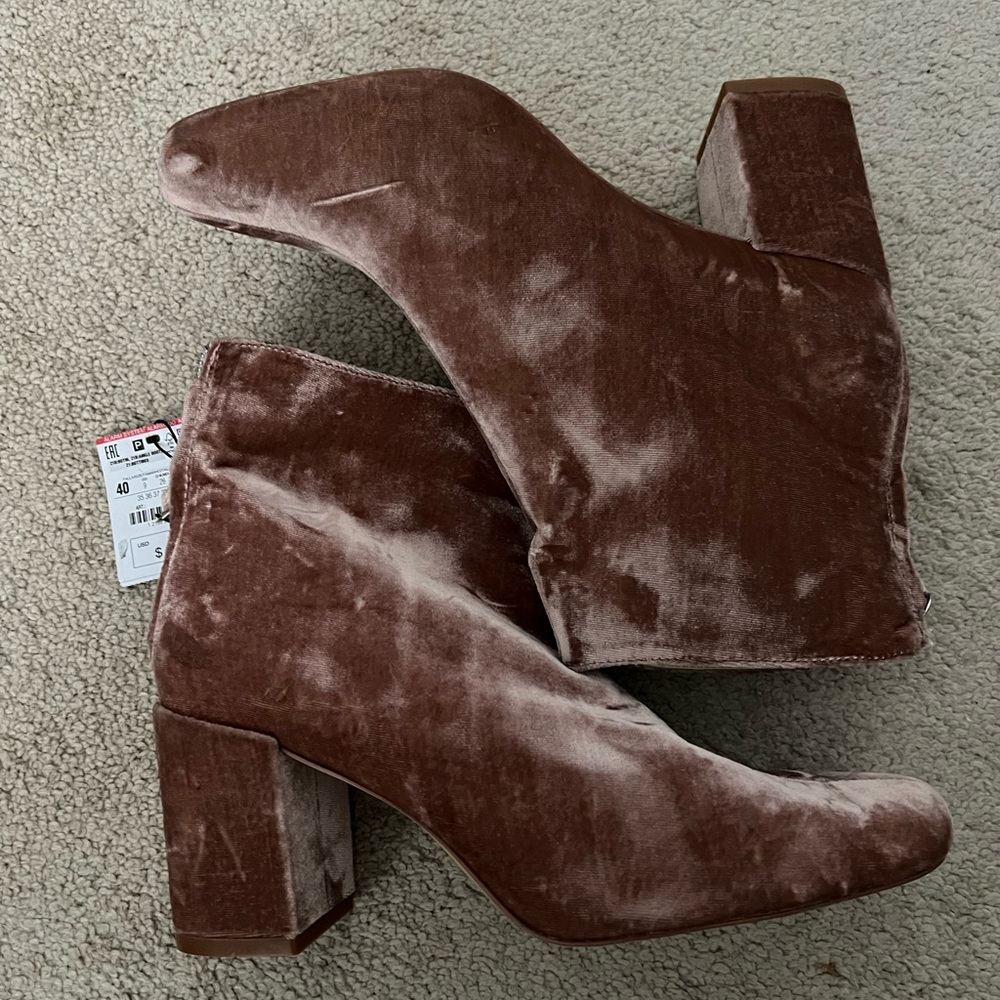 Brand new. Zara Velvet Booties